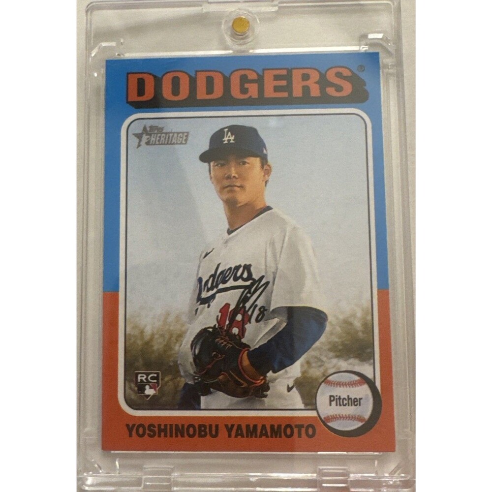 Topps Heritage Yoshinobu Yamamoto Baseball Card #553